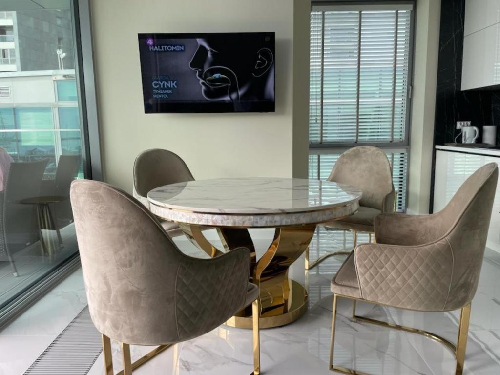 Apartament Faltom 26 Yacht Park Z Tarasem グディニャ エクステリア 写真