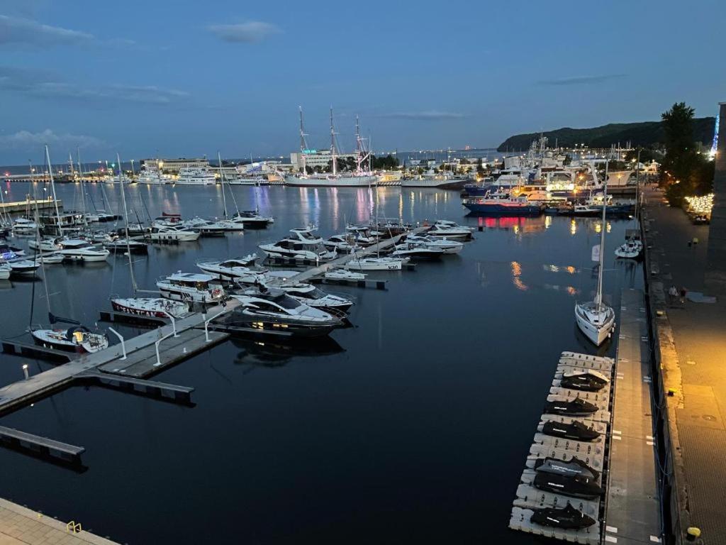 Apartament Faltom 26 Yacht Park Z Tarasem グディニャ エクステリア 写真