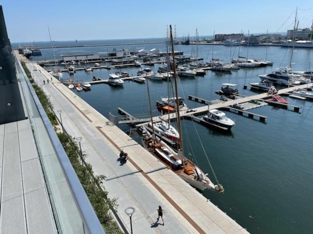 Apartament Faltom 26 Yacht Park Z Tarasem グディニャ エクステリア 写真